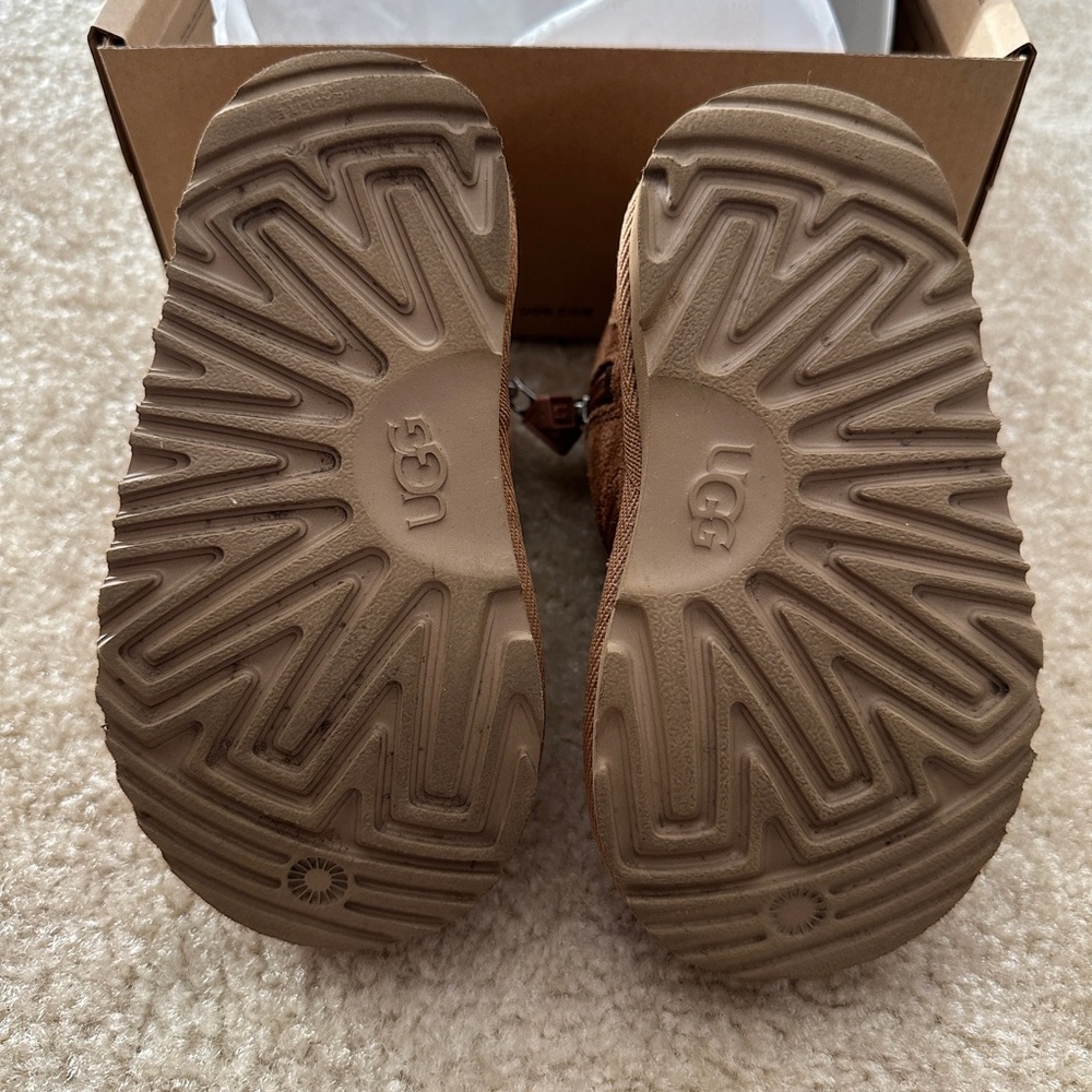 Toddler UGG boots - Picture 4 of 5